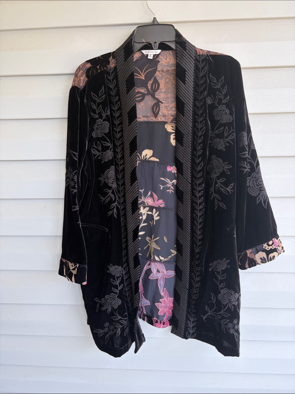 NWOT John Mark Velvet Floral-Embroidered Kimono Jacket - Black